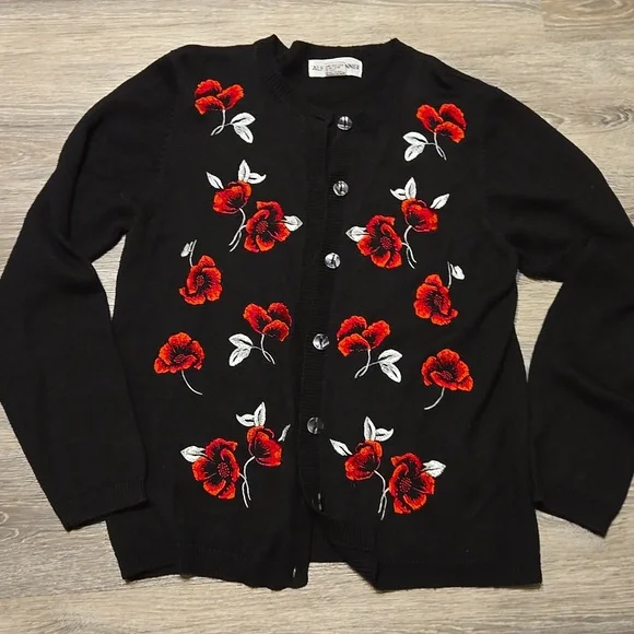 Alfred Dunner Embroidered Roses Cardigan Sz Small - Picture 1 of 4
